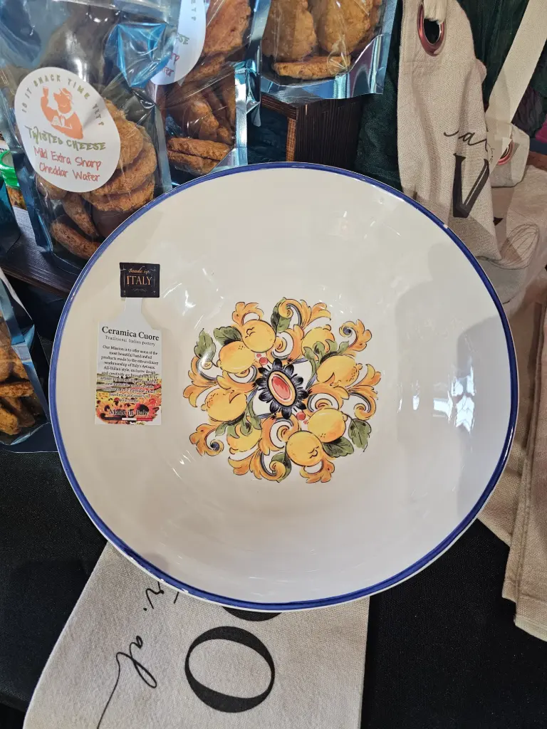 Traditional Large Bowl Lemons