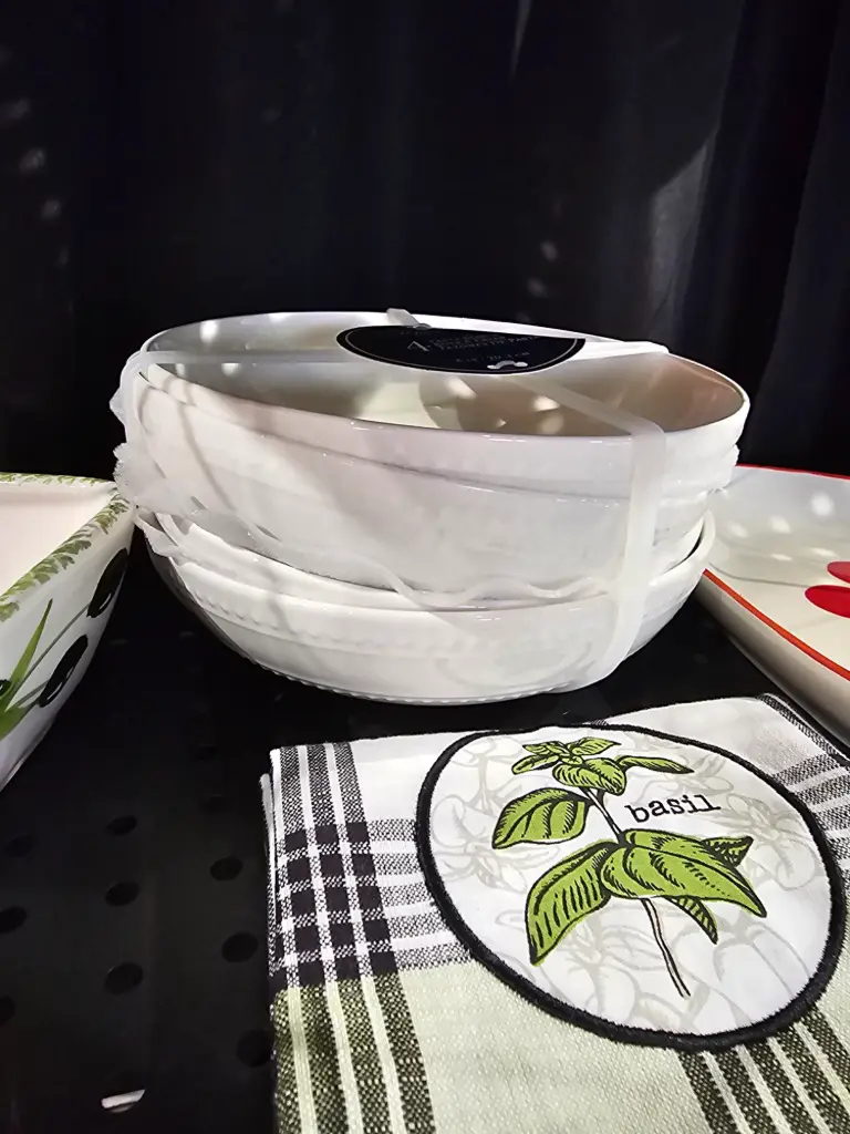 White Ceramic Pasta 4 Bowl Set