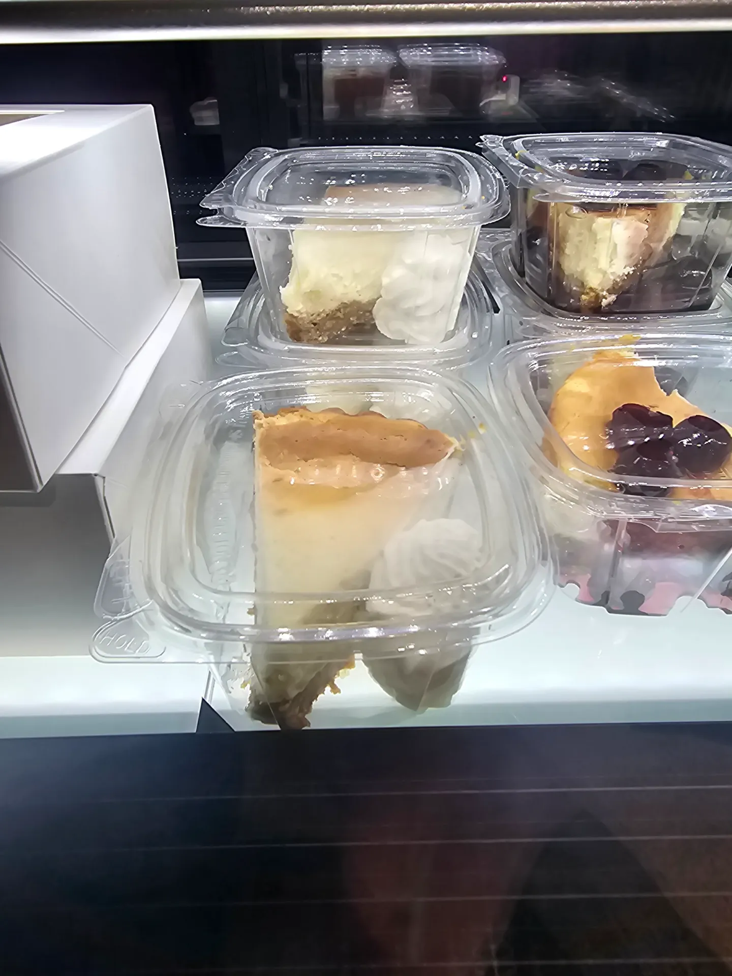 Vanilla Bean Cheesecake (Slice)